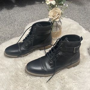 ✨ Arizona Jean Lautner Flat Heel Lace Up Boots✨